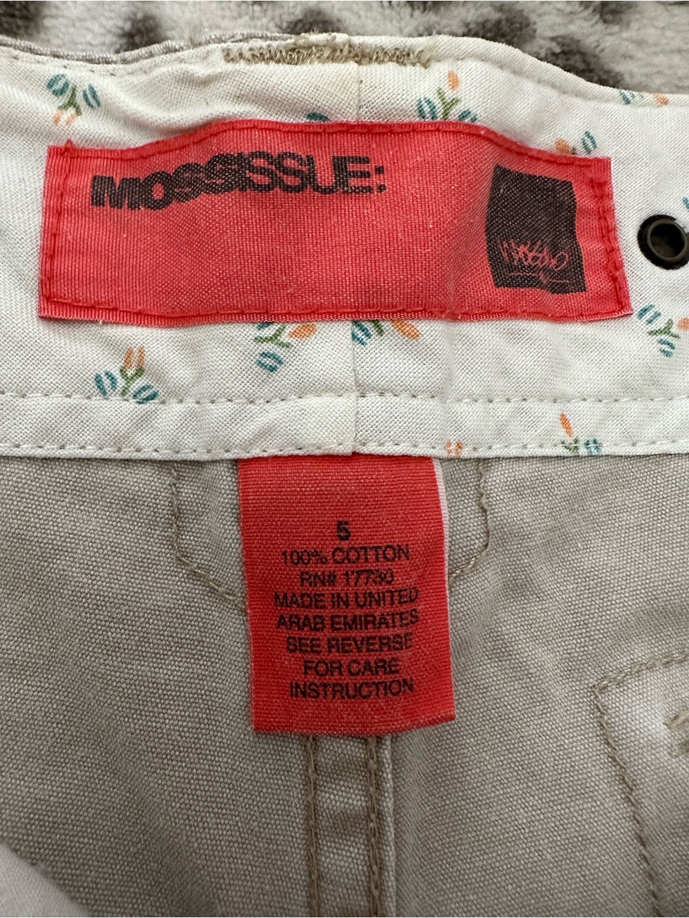 Y2K Mossimo Low Rise Flap Pocket Khaki Shorts in Light Tan Size 5 Juniors - Picture 8 of 16